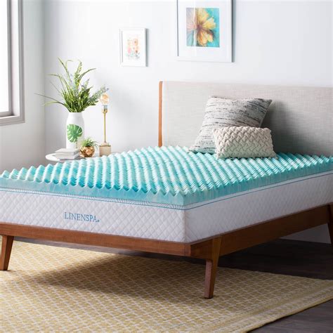 The egg crate mattress pad offers cool, dry and comfortable surface for restful sleep. Best Egg Crate Mattress Topper Of 2020 - Top Picks ...