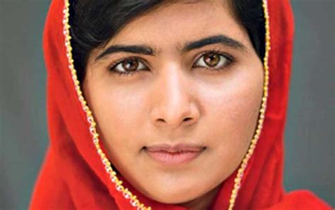 Truly her father's daughter, while other children fantasized about playing with toys, malala fantasized about giving lectures. ¿QUIÉN ES MALALA? - InformaValencia