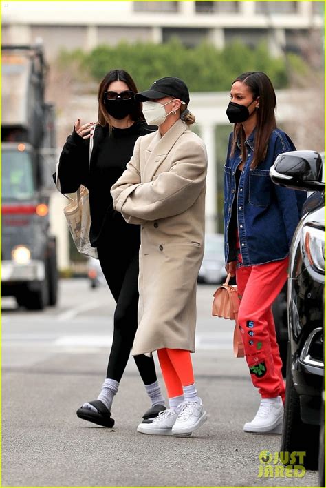 Kendall Jenner Hailey Bieber And Joan Smalls Meet Up For Lunch And A