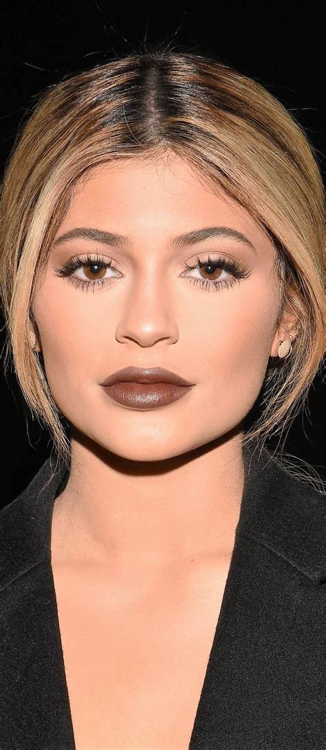 Auch ihr outfit ist ungewohnt. Kylie Jenner