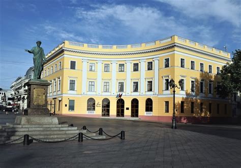 Odessa or odesa is the third most populous city of ukraine and a major tourism center, seaport and transport hub located on the northwestern shore of the black sea. Zdjęcia: Bulwar nadmorski, Odessa, Pomnik księcia de ...