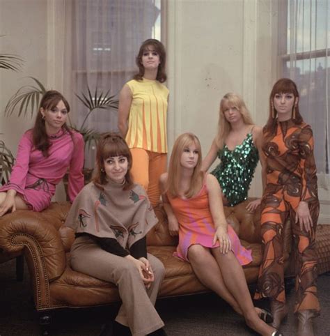 24 Fashion Photos That Will Make You Wish It Were The ‘60s Retro Fashion Sixties Fashion