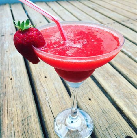 Allora la strawberry margarita è per te! Aperitivi analcolici facili alla frutta: fragole ...