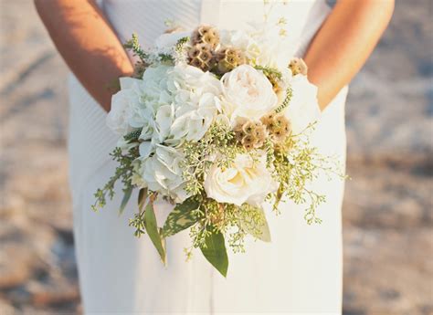 For me there is just something about the simple beauty of a country bride's bouquet. Bouquets For A Rustic Wedding - Rustic Wedding Chic