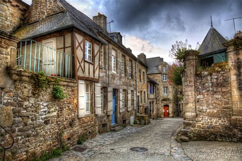 Les 11 Plus Beaux Villages Médiévaux De France