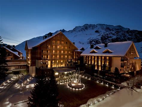 See Inside The Stylish Luxury Hotel In The Swiss Alps That Comes With A Personal 'Ski Butler'