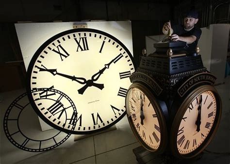 Reminder Turn Backs Clocks To Return To Standard Time