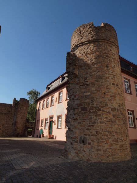 Rotes haus rockenberg, obergasse 3 in 35519 rockenberg, hessen. Burg Rockenberg | Restaurant Hotel Standesamt | 35519 ...