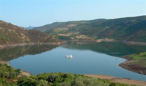 (risposto) fiume flumendosa è ruscello (ruscello, lago), un corpo di acqua corrente che si muove al livello più basso. Flumendosa | SardegnaTurismo - Sito ufficiale del turismo ...