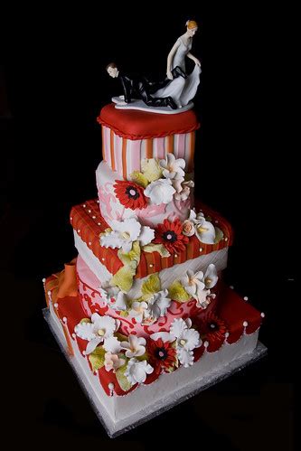 gateau rouge, red wedding cake | Lili Sweet Laval | Flickr