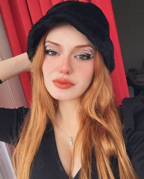 canan oroglu iconic photo instafamous redhead beautiful redhead ginger ginger hair