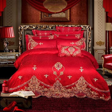 Luxury Jacquard Bedding Set Elegant Embroidery Bed Linens Queen King Size 10pcs Red Duvet Cover