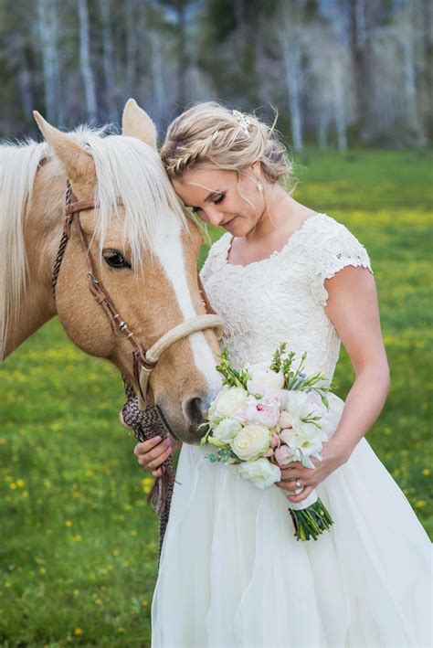 Country Weddings Image 4617 Countryweddings Horse Wedding Modest