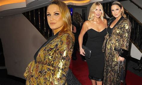 Pregnant Sam Faiers Joins Sister Billie At Beauty Awards Daily Mail Online