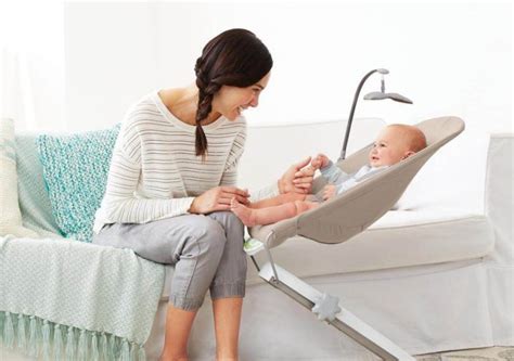 Alas tidur bayi biasanya digunakan untuk melapisi spring bed atau kasur supaya tidak mudah kotor. 7 Bahaya Penggunaan Ayunan Listrik pada Bayi