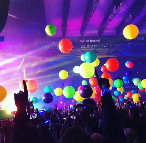 Coldplay Concert With Celebrities