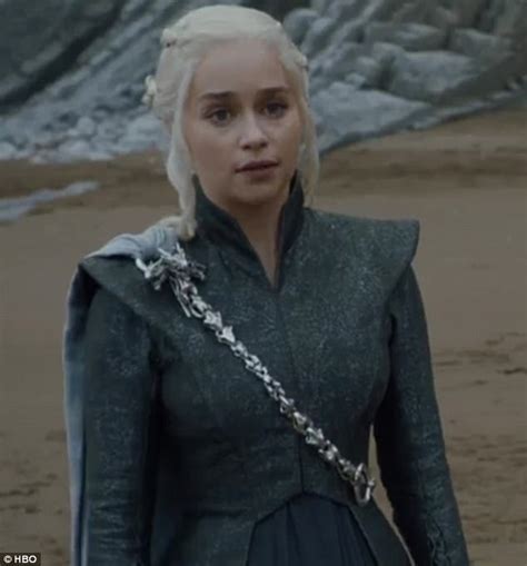 Daenerys Targaryen Takes On Lannisters In Game Of Thrones Daily Mail