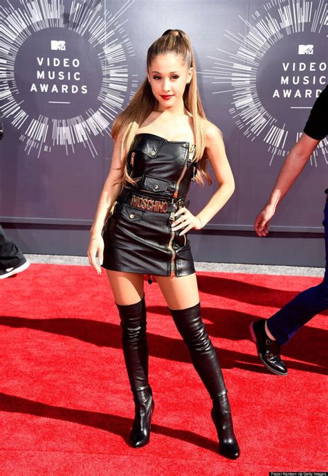 Ariana Grandes Mtv Vmas 2014 Red Carpet Outfit Is Hot Hot Hot