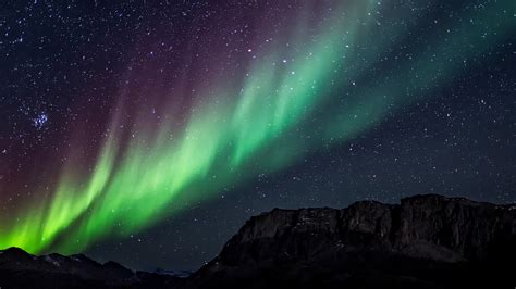 nq50-aurora-night-sky-mountain-space-nature-wallpaper