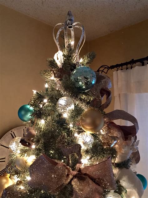 Unique Christmas Tree Toppers Ideas
