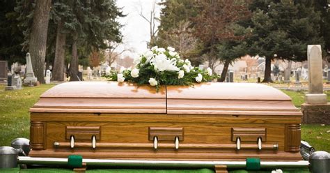 Mourners Stunned After Dead Woman Wakes Up In Coffin At Her Own Funeral Miracle From God