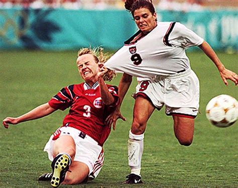 Oops Moments In Womens Sports Soccer Players Sports Sports Women