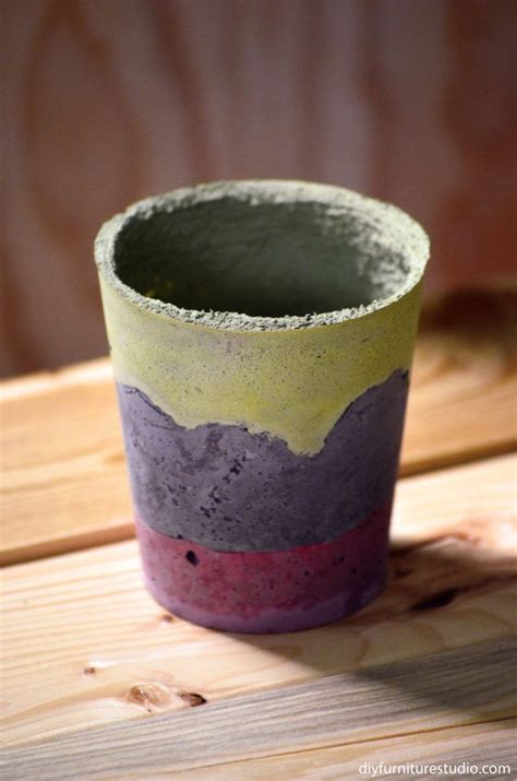 DIY paint-tinted cement pot. This tutorial shows how to mix the paint