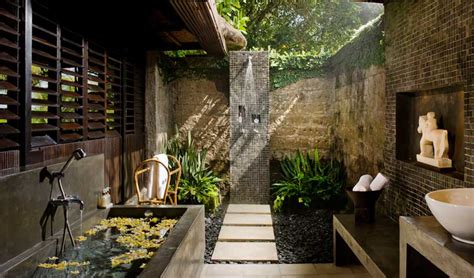 50 Stunning Outdoor Shower Spaces That Take You To Urban Paradise