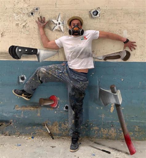 Le Street Artiste Français Scaf Se Met En Scène Dans Ses Graffitis En
