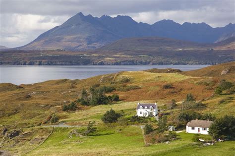 Scottish Country Houses See Quarterly Price Fall for First Time in Two Years - Mansion Global