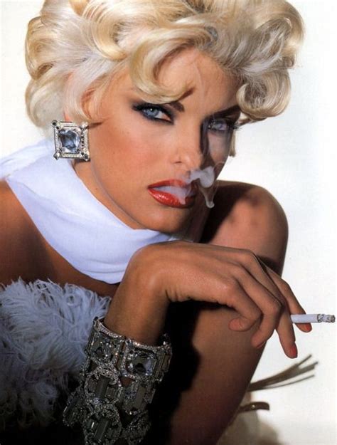 Divinamente Vogue Italia 1991 Linda Evangelista By Patrick