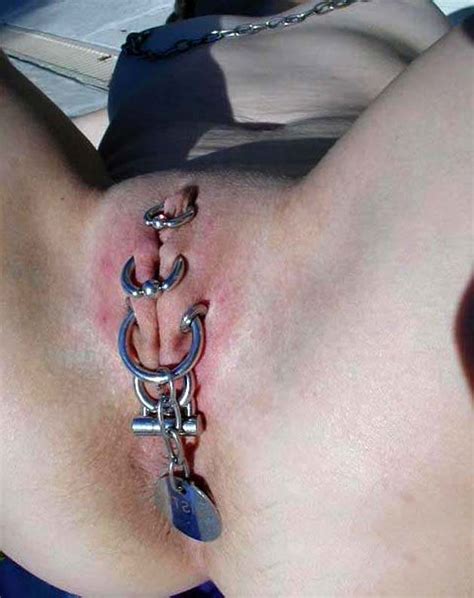 Pussy Pierced With Metal Rings Free Bdsm Weights Pics
