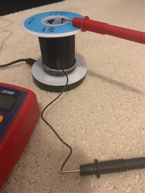 Electronic Reading Voltage From Coil On Top Of Qi Wireless Charger