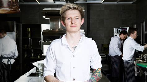 Šéfkuchař a porotce televizní soutěže masterchef přemek forejt je idolem českých žen už nějaký ten pátek. Zápisky protivného hosta: Entrée se do Prahy nestěhuje, byla to fáma | Hospodářské noviny (iHNed.cz)