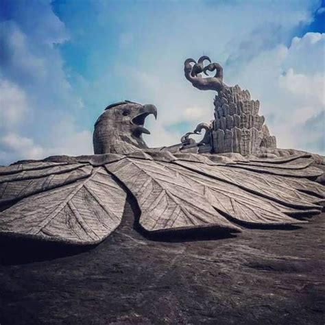 The Largest Bird Sculpture In The World Jatayu Rock Gudsol Novela