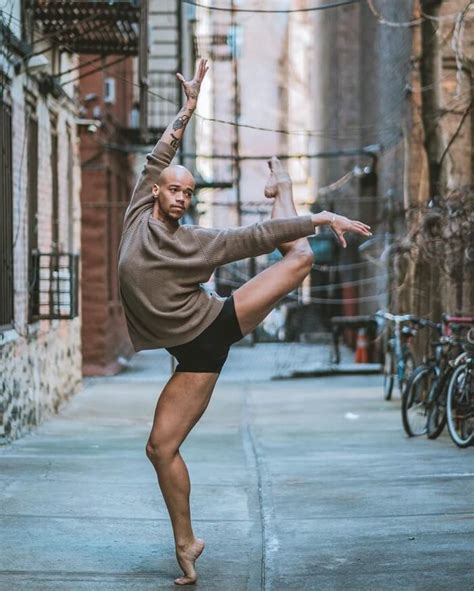Dancers are the center of everything we do at the dancer's pointe. 37 Captivating Portraits Of Ballet Dancers Dancing On New ...