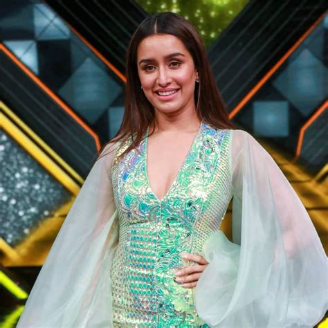 Gorgeous Shraddha Kapoor In 2020 Fashion Shraddha Kapoor Gorgeous