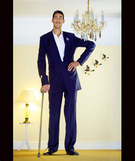 Sultan Kšsen is the tallest man alive He measured 251cm in 2011