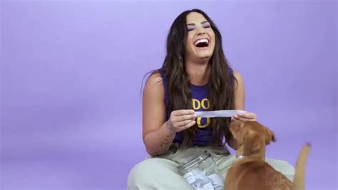 Demi Lovato Laughing For 1 Minute Straight Youtube