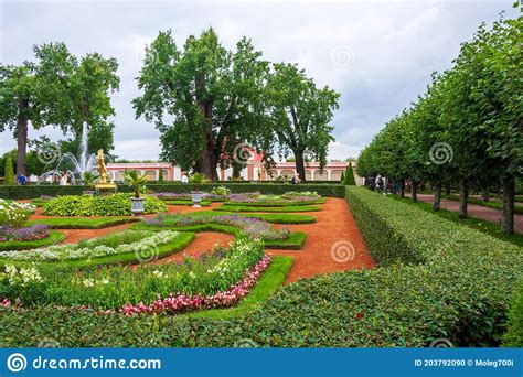 Park And Monplaisir Palace In Peterhof Petrodvorets St Petersburg Editorial Image Image Of