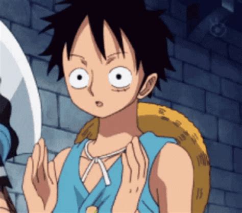 Amazed Clapping Luffy 