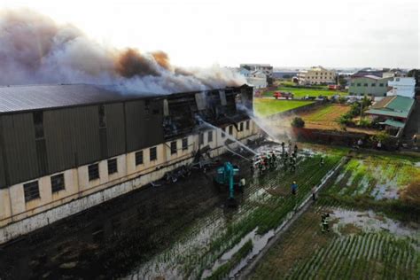 The site owner hides the web page description. 清水塑膠工廠驚傳失火 濃煙直竄天際 - 社會 - 自由時報電子報