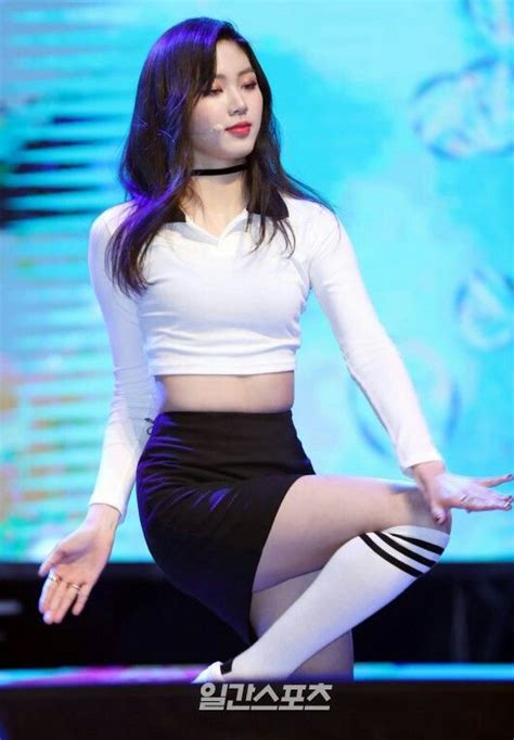 eunbin clc maknae kwon eun bin kpop girl groups kpop girls stage outfits cool outfits