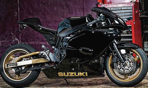 Nor the cruiser minded, who were probably looking at intruder models. Suzuki GSX-R 1100 1986 Mystery Machine | Motocicletas Suzuki