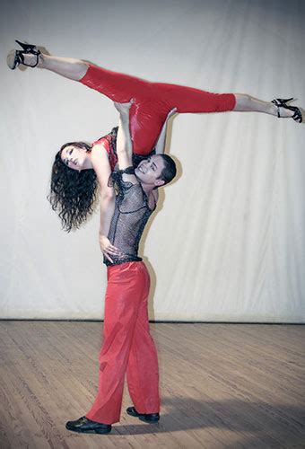 Dance Acrobatic Duo 9269