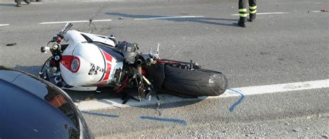Sarno Incidente Drammatico In Autostrada Motociclista Decapitato