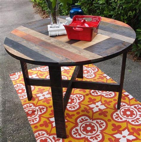 8 round x 12h recycled glass bottle with cork. DIY Pallet Round Dining Table / Kitchen Table - 101 Pallets