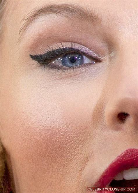 Cat Eye De Taylor Swift Hooded Eye Makeup Cat Eye Makeup Simple Eye