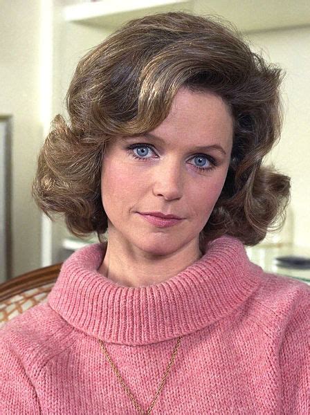  File:Lee Ann Remick, London, 1974.jpg - Wikipedia