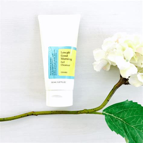 Mild cleanser without any dangerous elements : COSRX Low Ph Good Morning Gel Cleanser - Beauty & Seoul